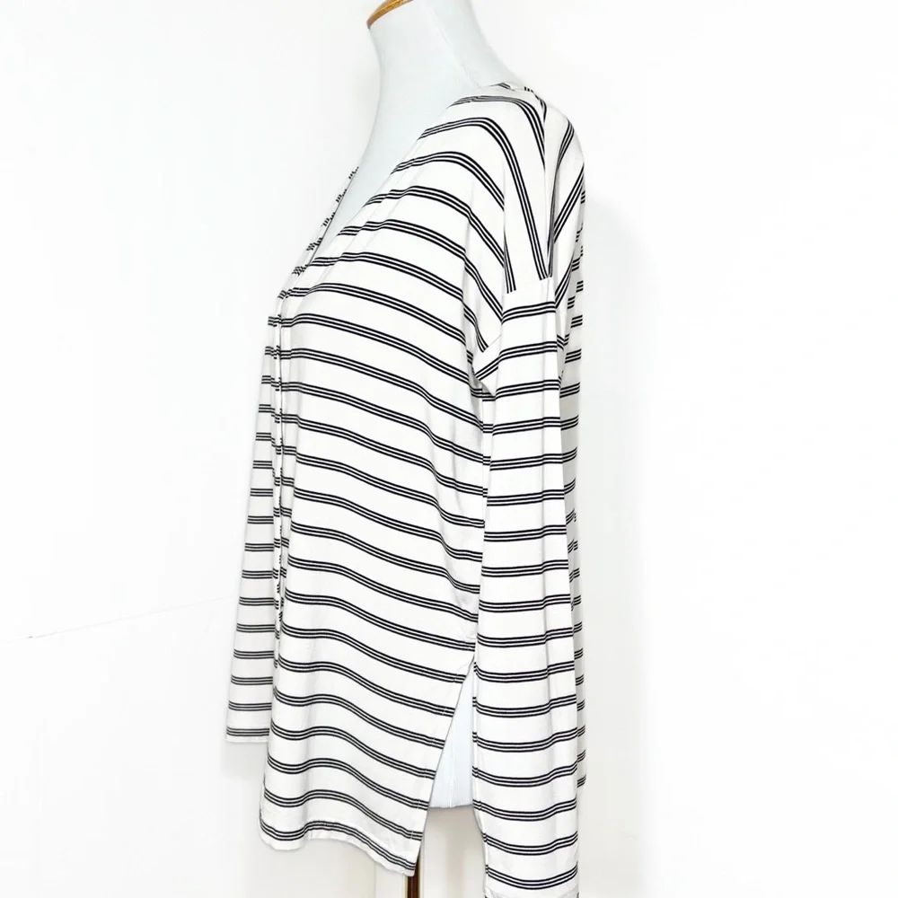 Cupcakes and Cashmere Black White Striped Split Hem Long Sleeve Buttondown Top - Picture 4 of 11